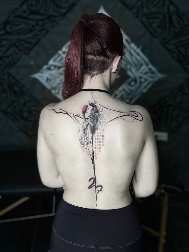 tatuaje mujer espalda