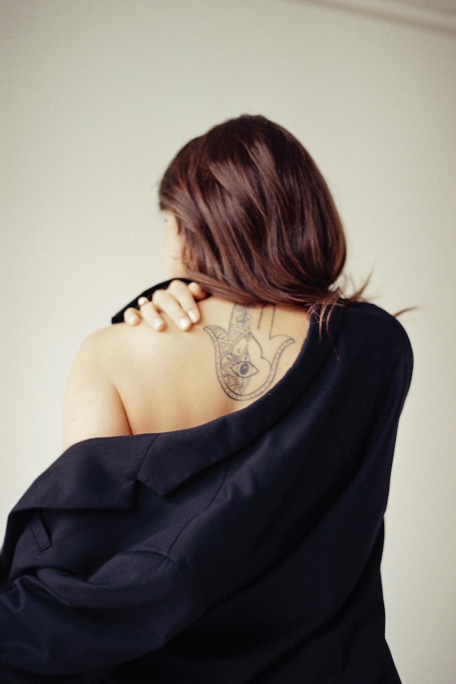 tatuaje de mujer espalda
