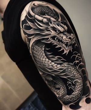 tatuaje blackwork dragon
