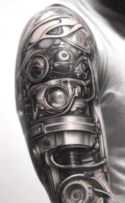 tatuaje biomecanico brazo