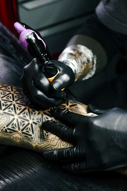 tatuando
