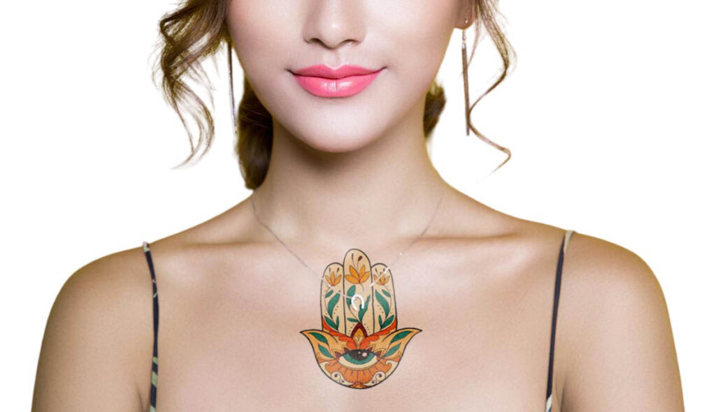 mano de fátima tatuaje mujer