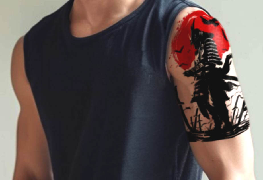 tatuaje de samurai en el brazo